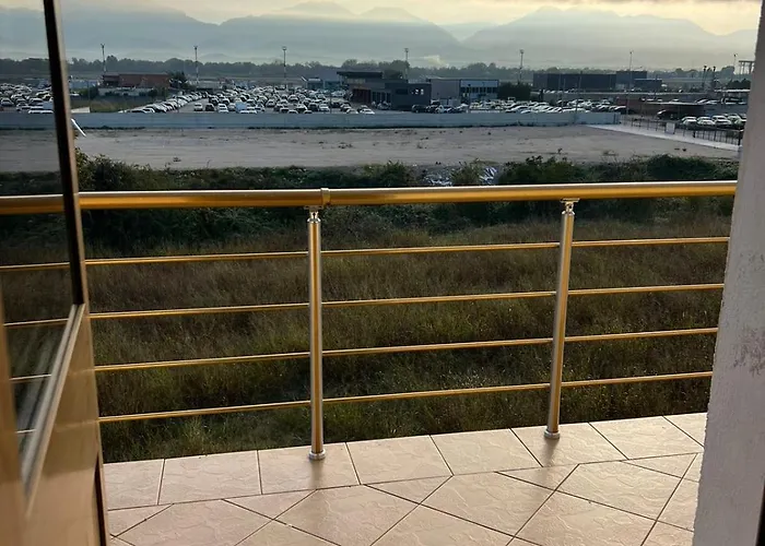 Karaj 公寓 地拉那